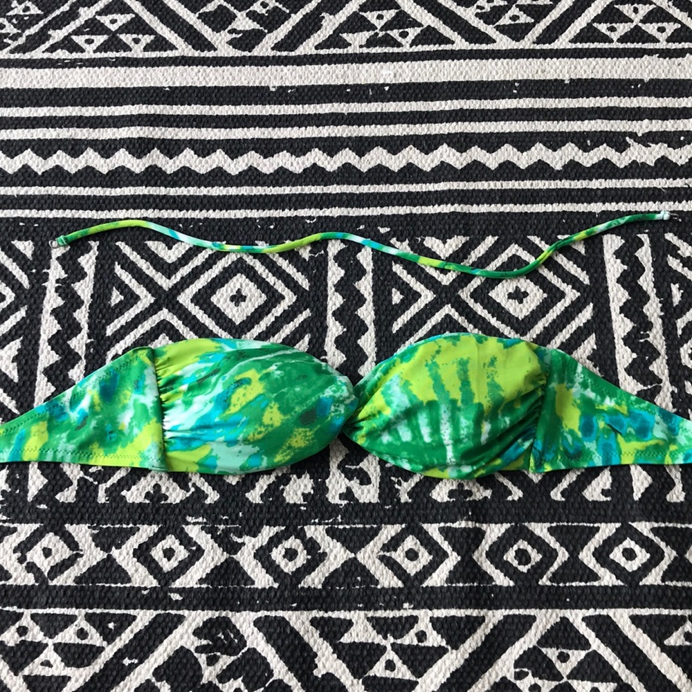 Twist Bandeau Bikini Top